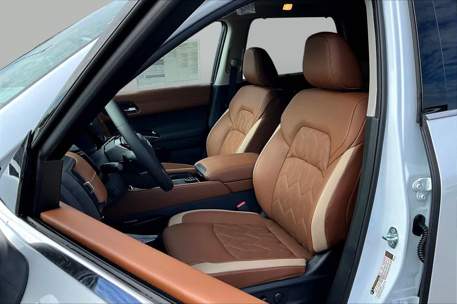 New 2026 Everest White Pearl TriCoat Nissan Platinum image 17
