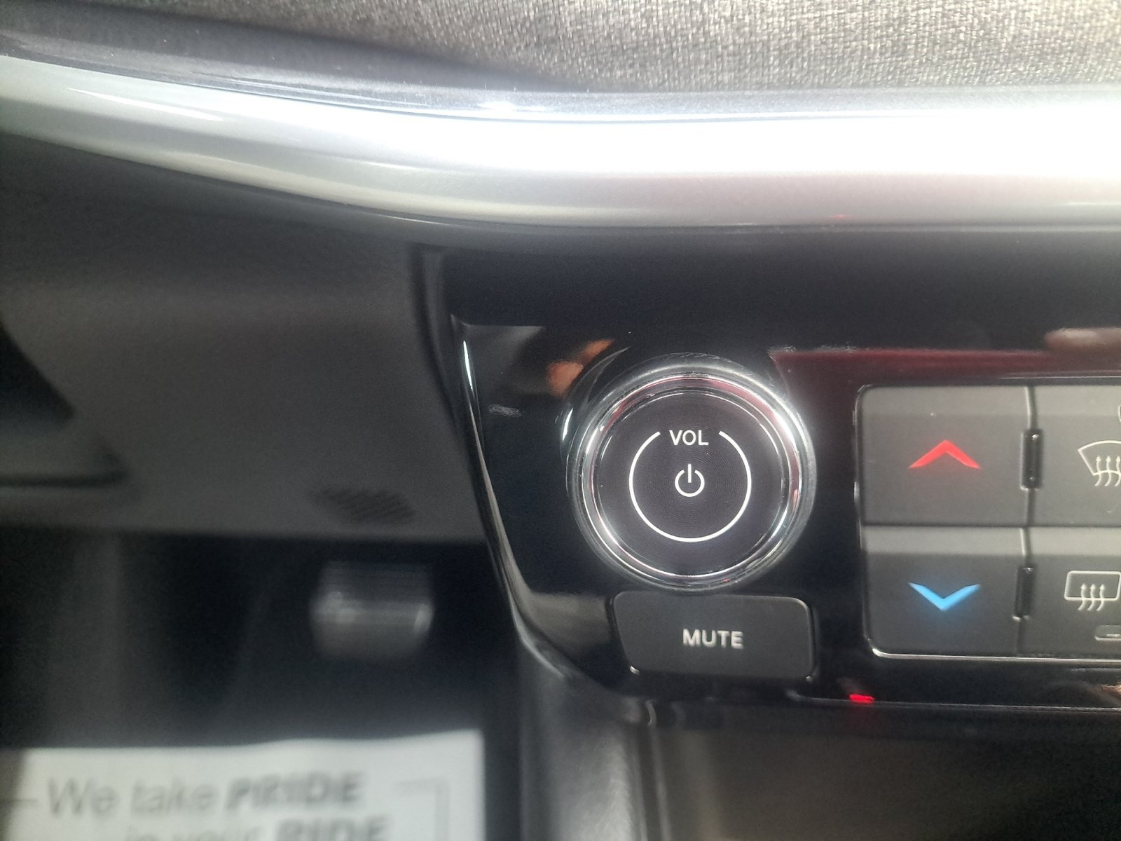 Used 2024 Bright White Clearcoat Jeep Latitude image 16