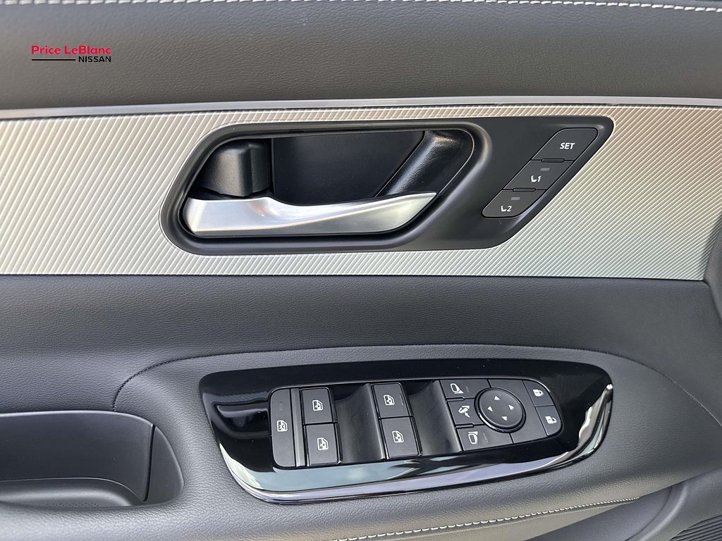 New 2026 Everest White Pearl TriCoat Nissan SL image 14
