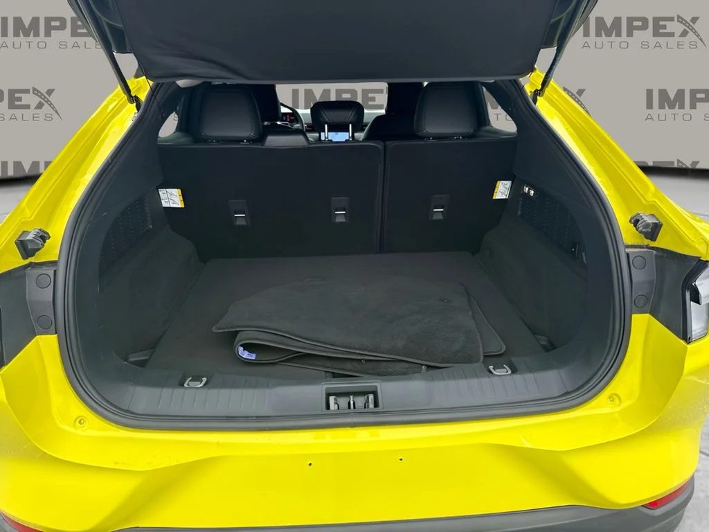 Used 2025 Yellow Ford Select image 17
