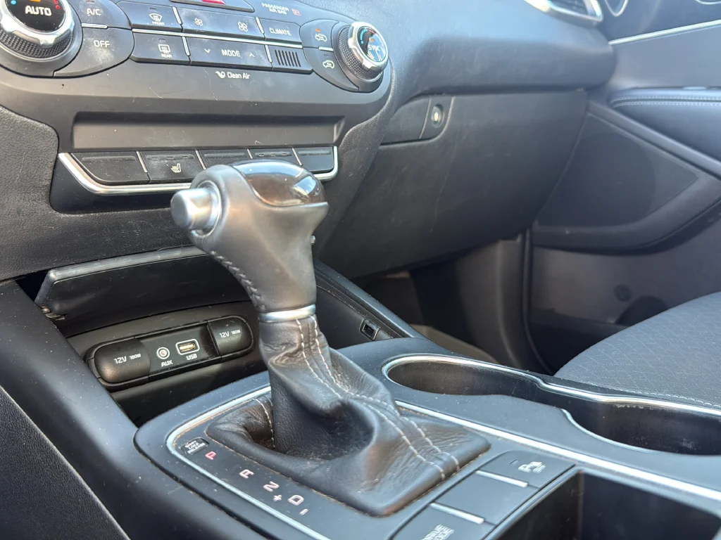 Used 2017 Silver Kia LX image 21