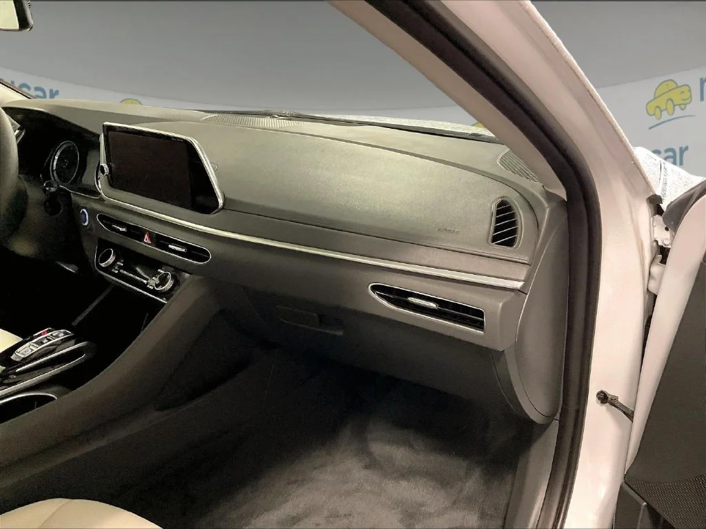 Certified Used 2023 White Hyundai SEL image 13
