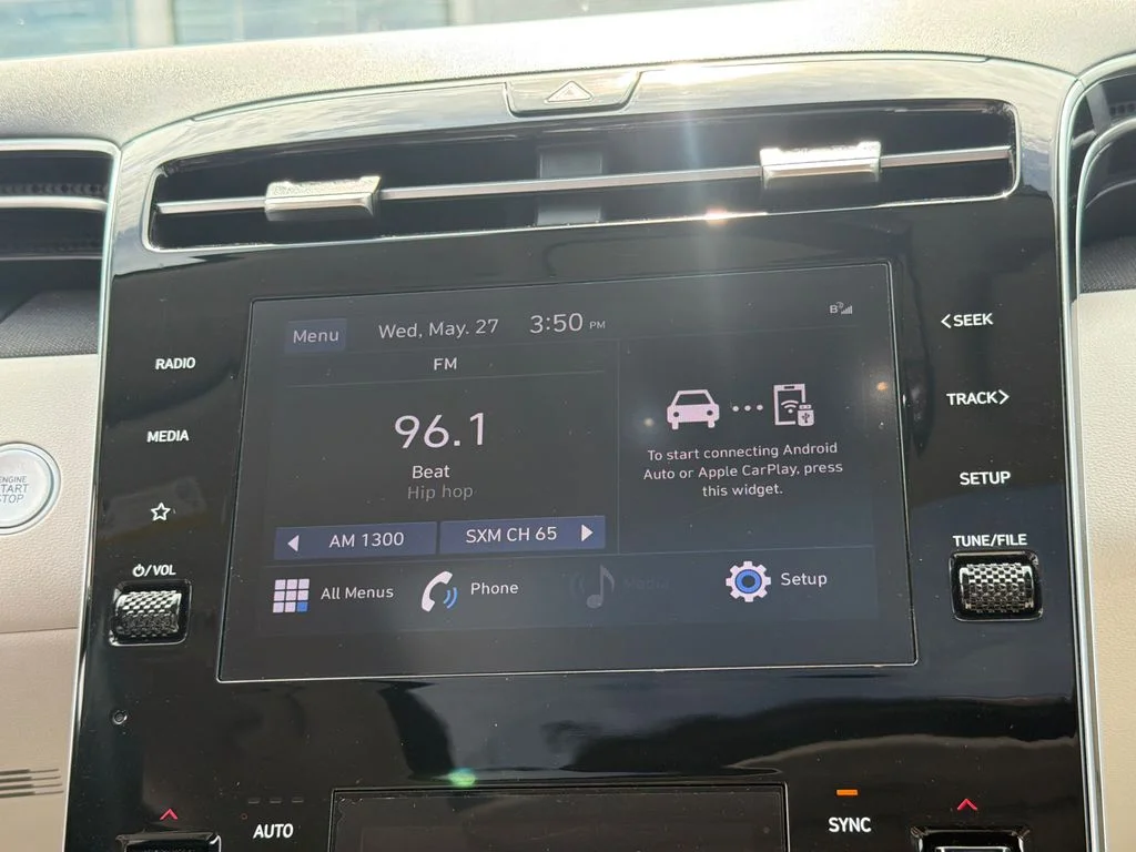 Used 2023 Gray Hyundai SEL image 29