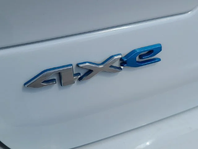 Used 2024 White Jeep LIMI image 34