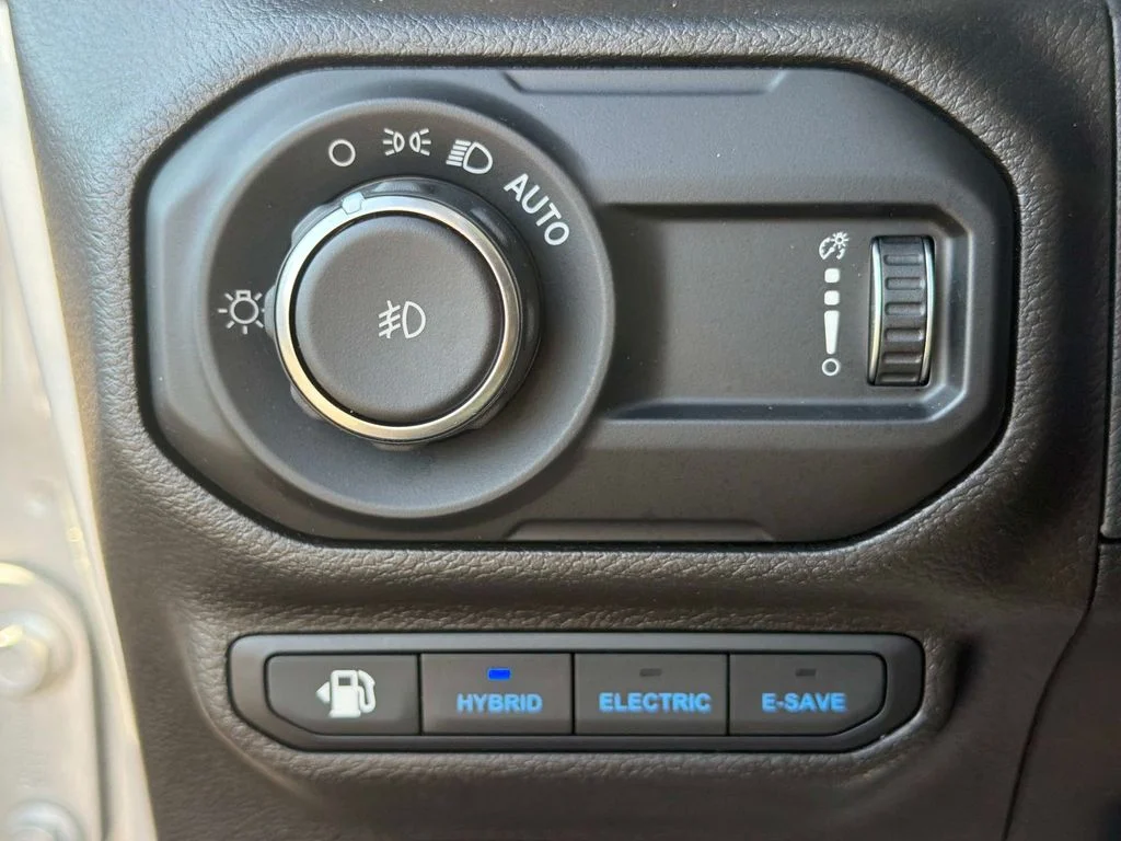 Used 2023 Silver Jeep Willys 4xe image 31