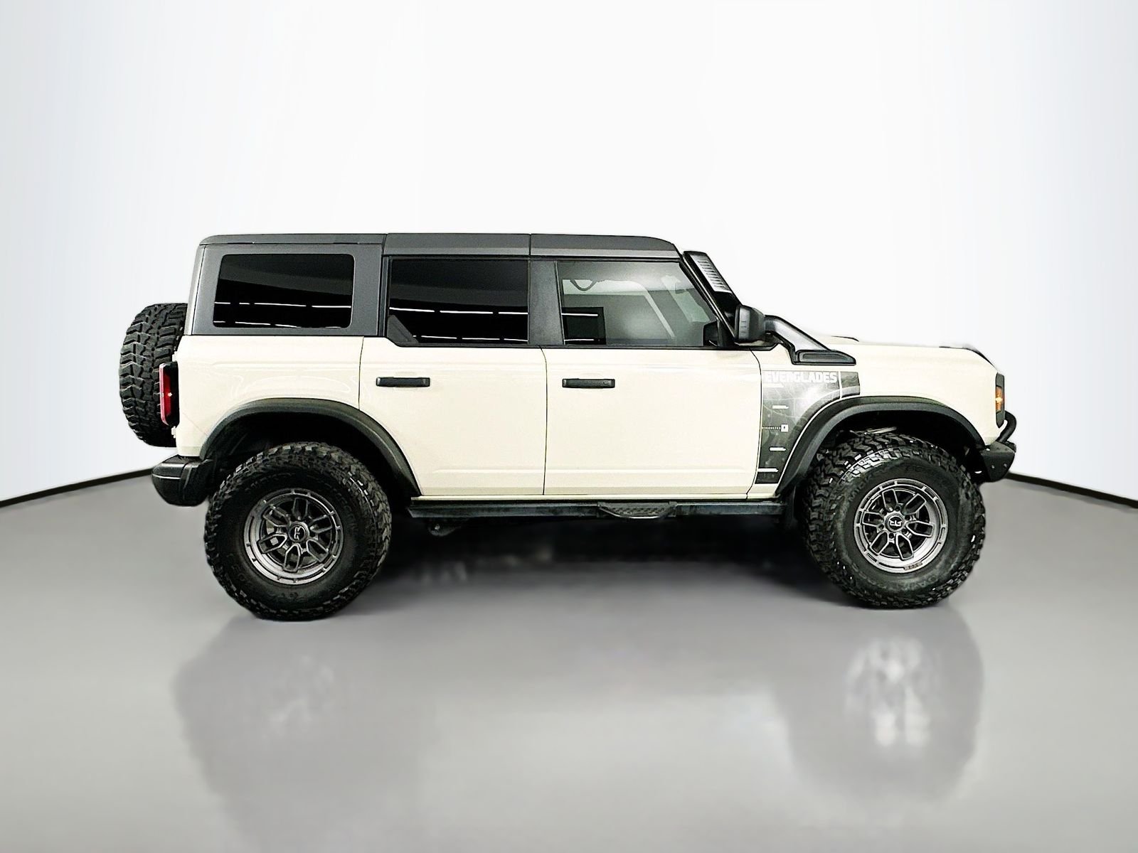 Used 2022 Desert Sand Ford Everglades image 8