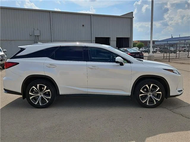 Used 2022 Eminent White Pearl Lexus Front-Wheel Drive image 5