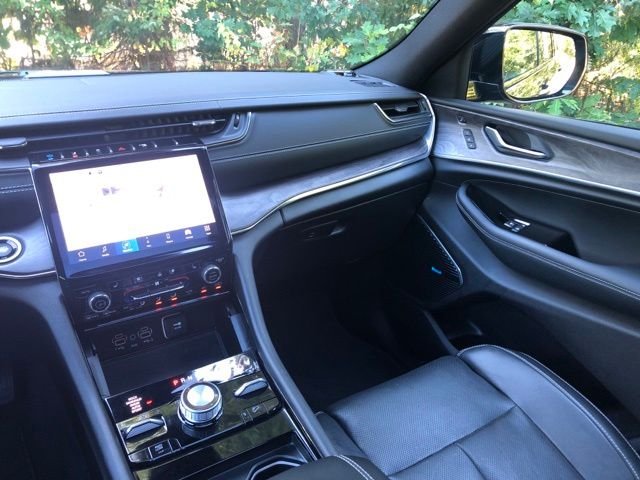Used 2023 Diamond Black Jeep Overland 4xe image 33