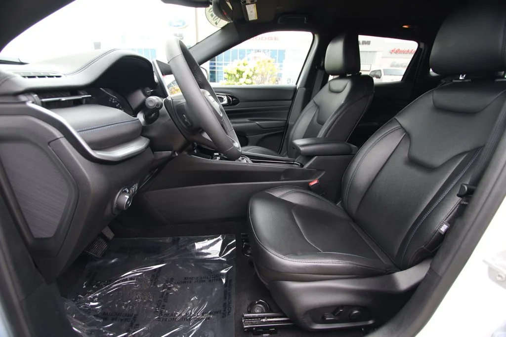 Used 2026 White Jeep Limited image 6