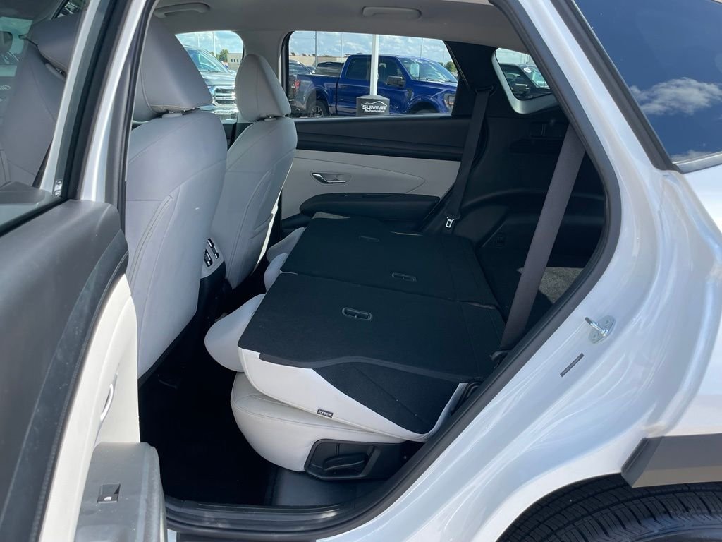 Used 2025 White Hyundai SEL image 42