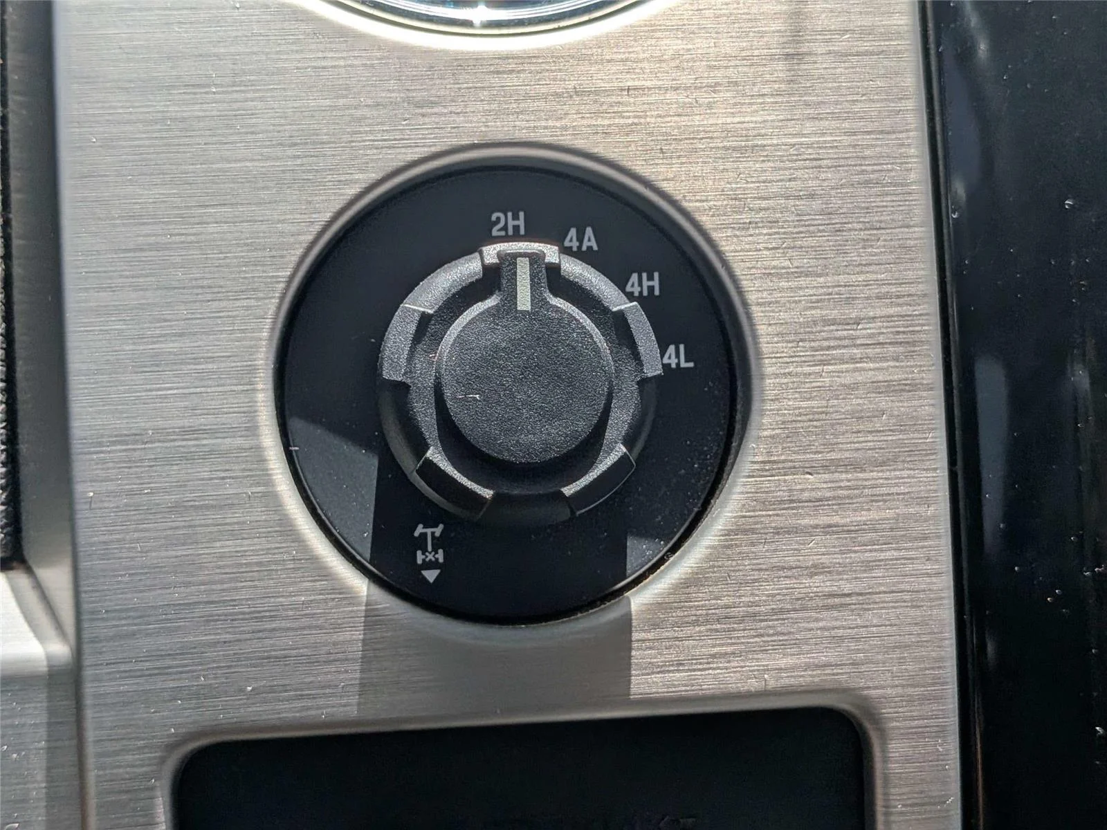 Used 2012  Ford Platinum image 31
