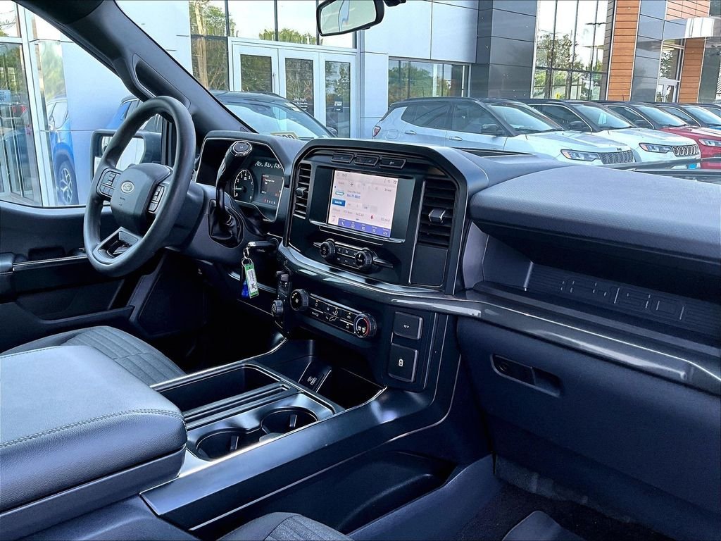 Used 2022 White Metallic Ford XL image 14