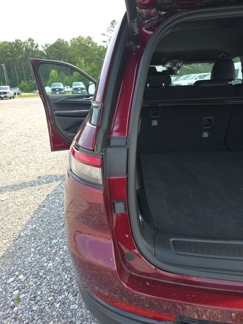 Used 2024 Red Jeep Altitude image 11