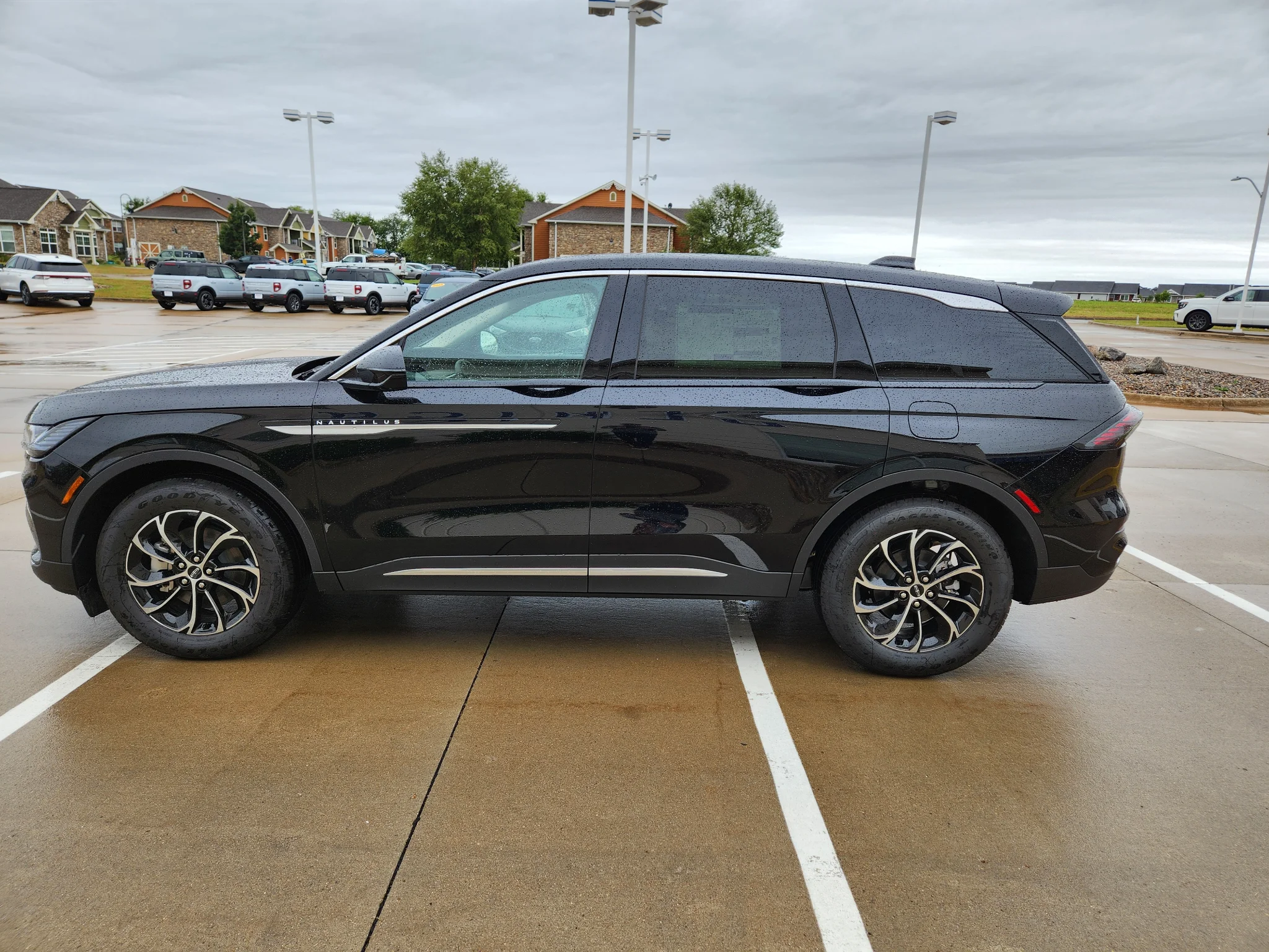 New 2026 Infinite Black Metallic Clearcoat Lincoln Premiere image 6