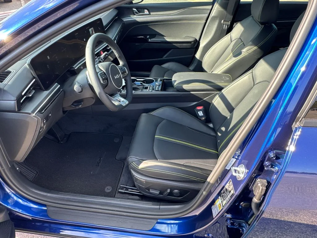 2026 Kia K5 GT - Photo 9