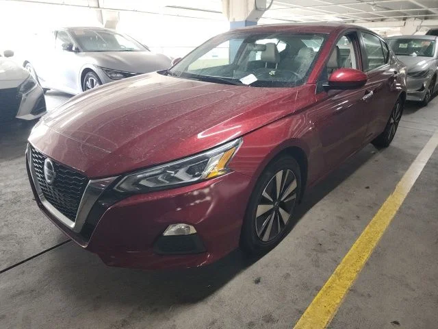 Used 2021 Red Nissan 2.5 SV image 4