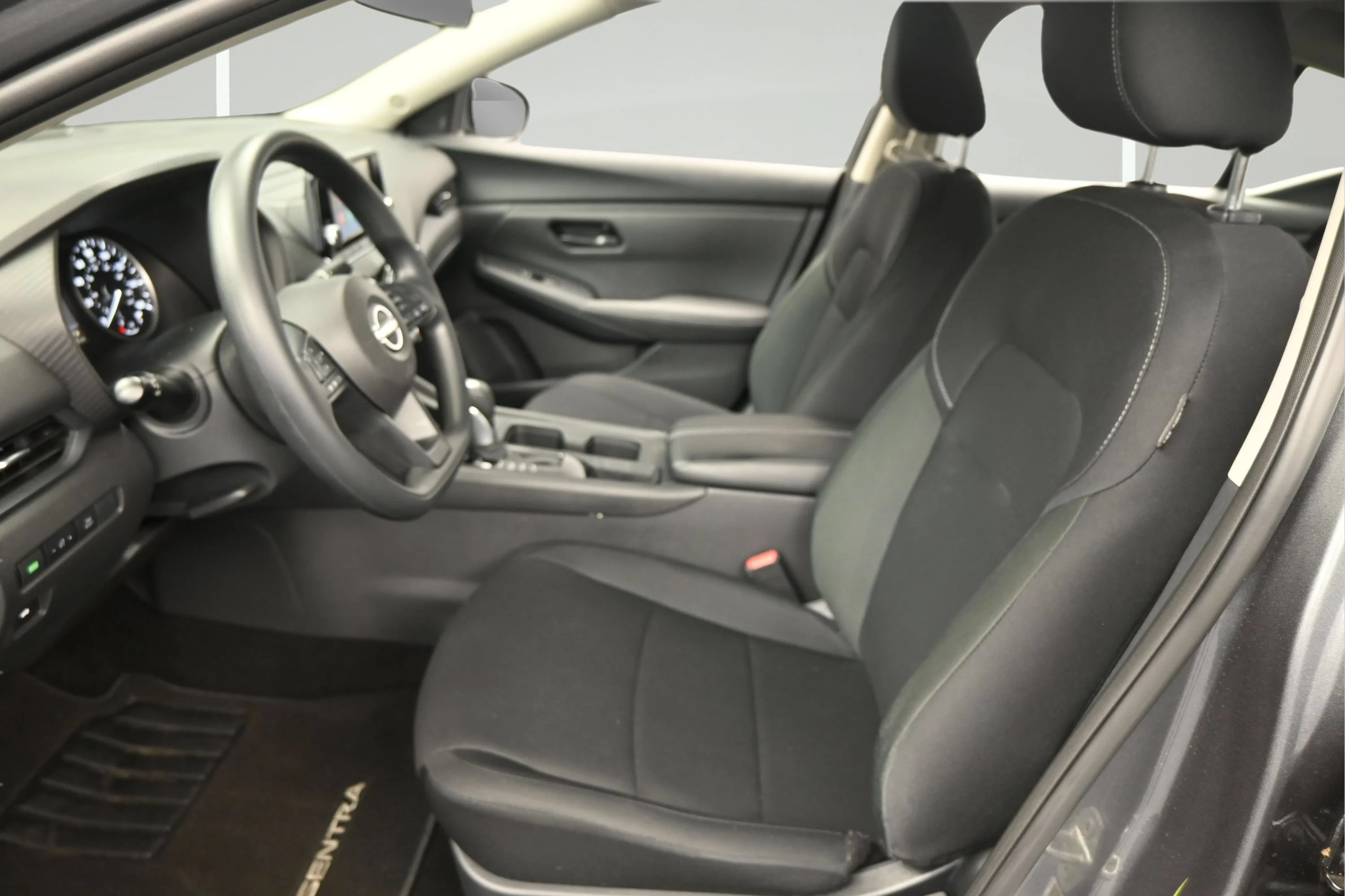 Certified Used 2025 Gun Metallic Nissan S image 9
