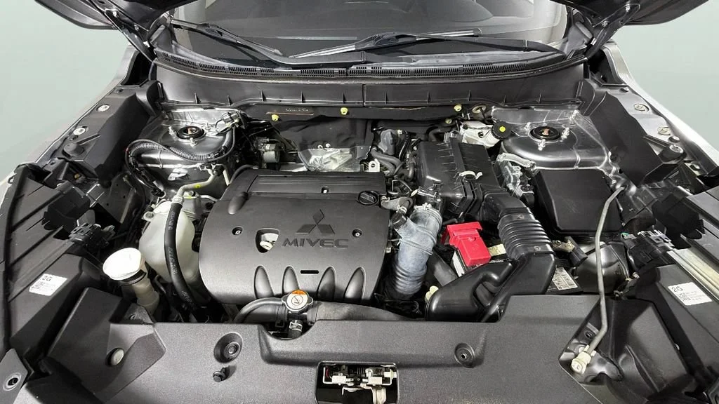 Used 2020  Mitsubishi ES 2.0 image 34