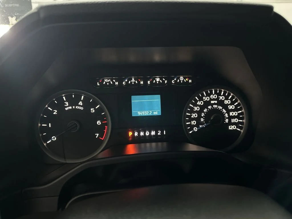Used 2015 White Ford Lariat image 19