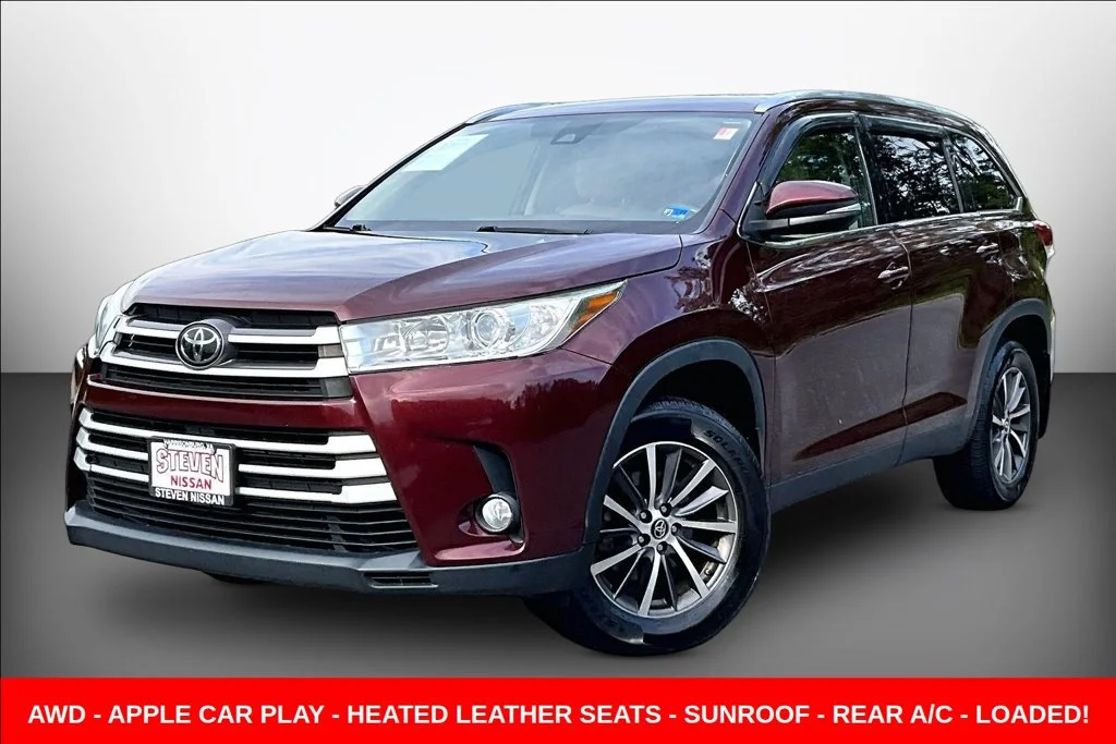 Used 2019 Red Toyota XLE image 3