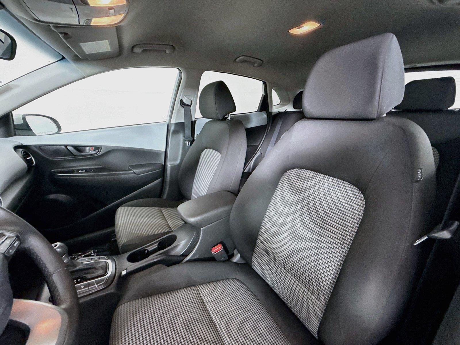 Used 2019 Chalk White Hyundai SEL image 3