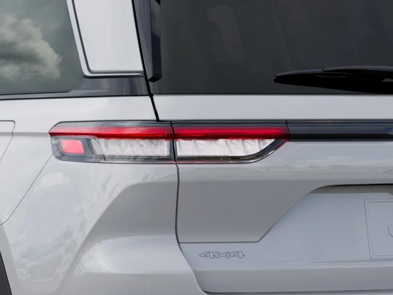 New 2026 Bright White Clear-Coat Exterior Paint Jeep  image 38