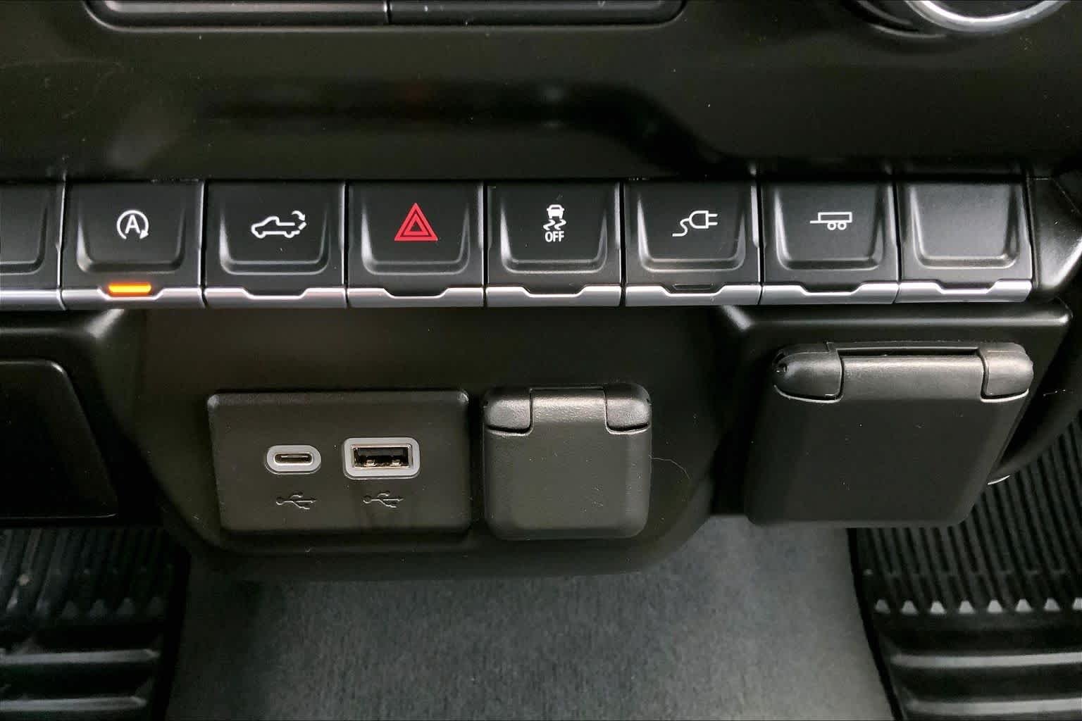 Used 2021 Black Chevrolet Custom image 33