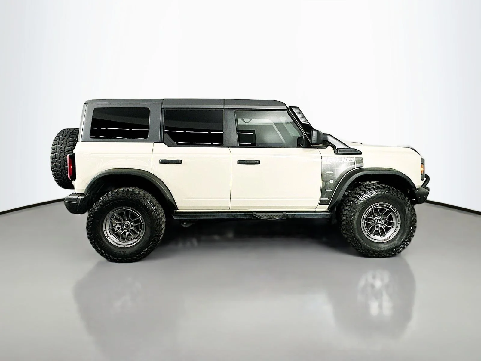 Used 2022 Desert Sand Ford Everglades image 8