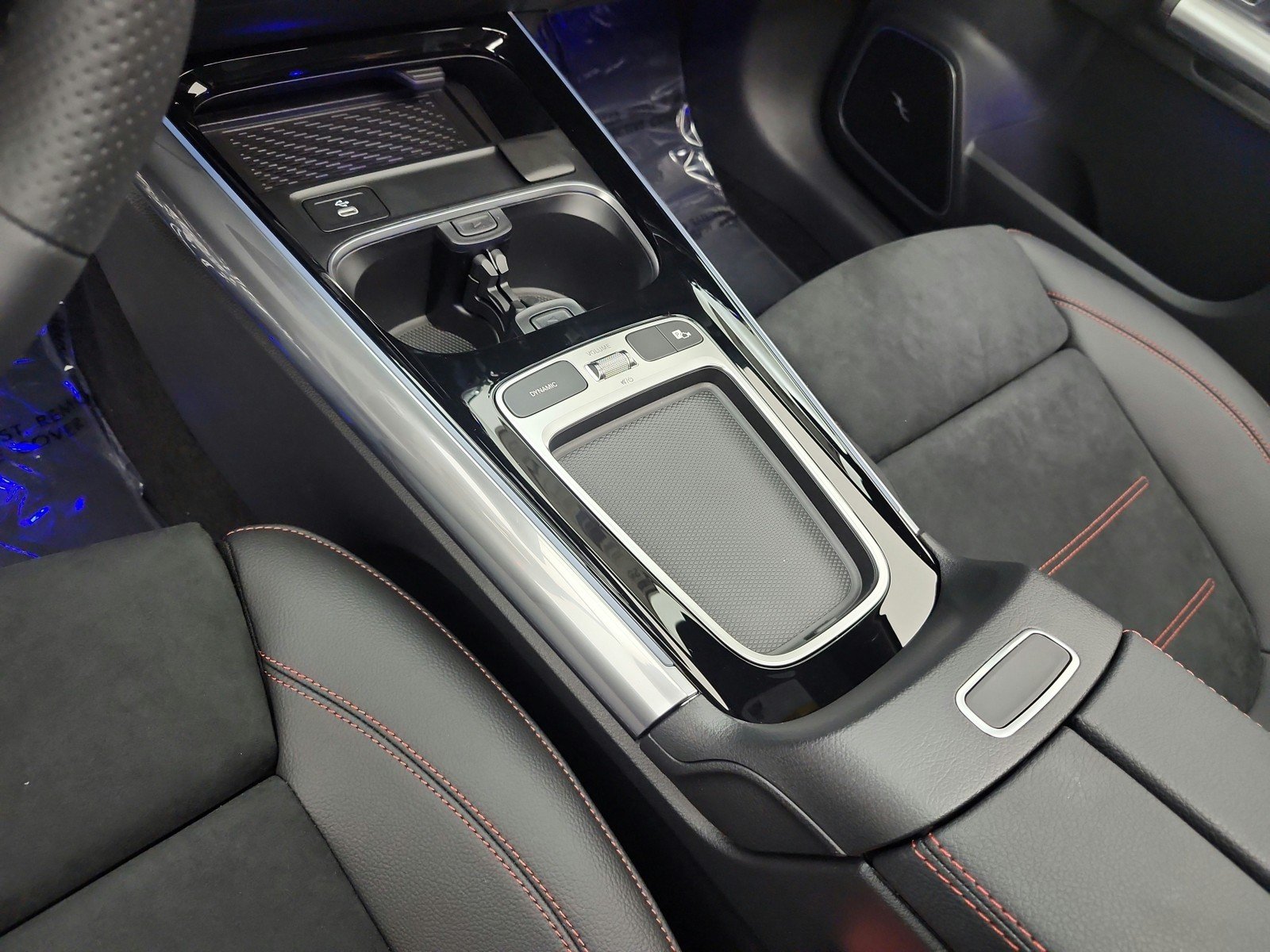 New 2026 MANUFAKTUR Alpine Grey Mercedes-Benz AMG® GLA 35 4MATIC SUV image 10