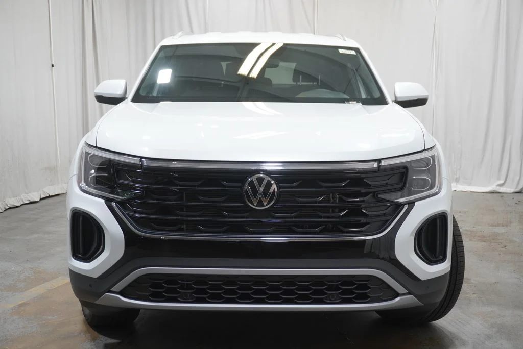 New 2026  Volkswagen SE w/Technology image 5