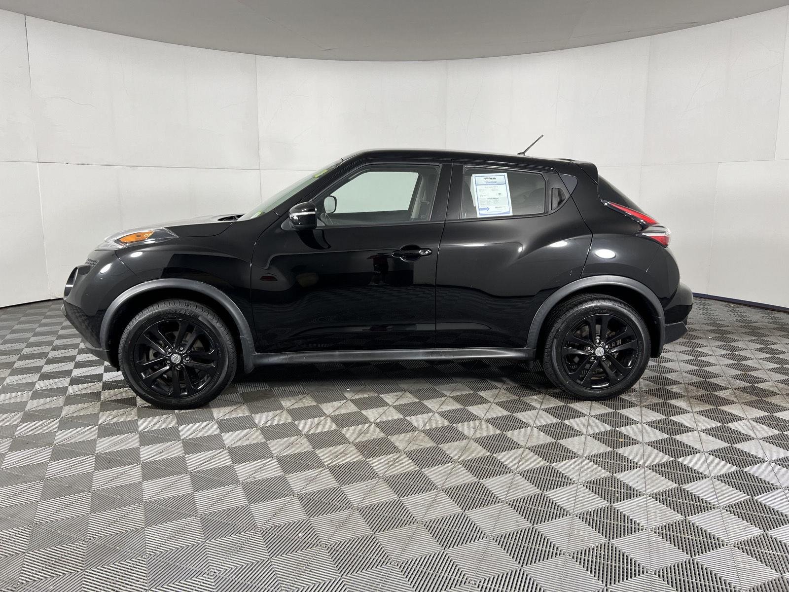 Used 2015 Super Black Nissan S image 17