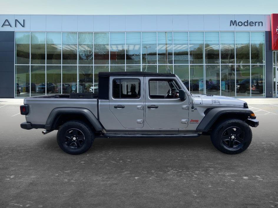 Used 2020 Billet Silver Metallic Clearcoat Jeep Sport S image 4