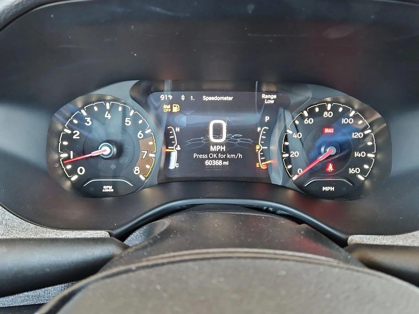 Used 2024 Silver Zynith Metallic Clearcoat Jeep Latitude image 11