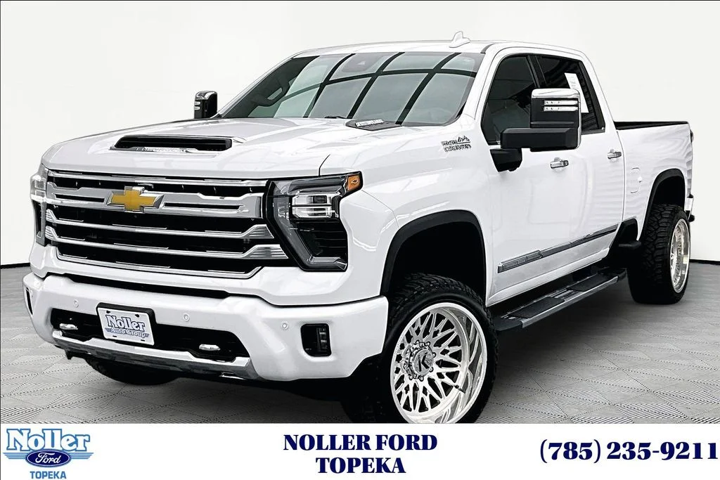 2024 Chevrolet Silverado HD High Country 4WD Crew Cab Standard Box's photo