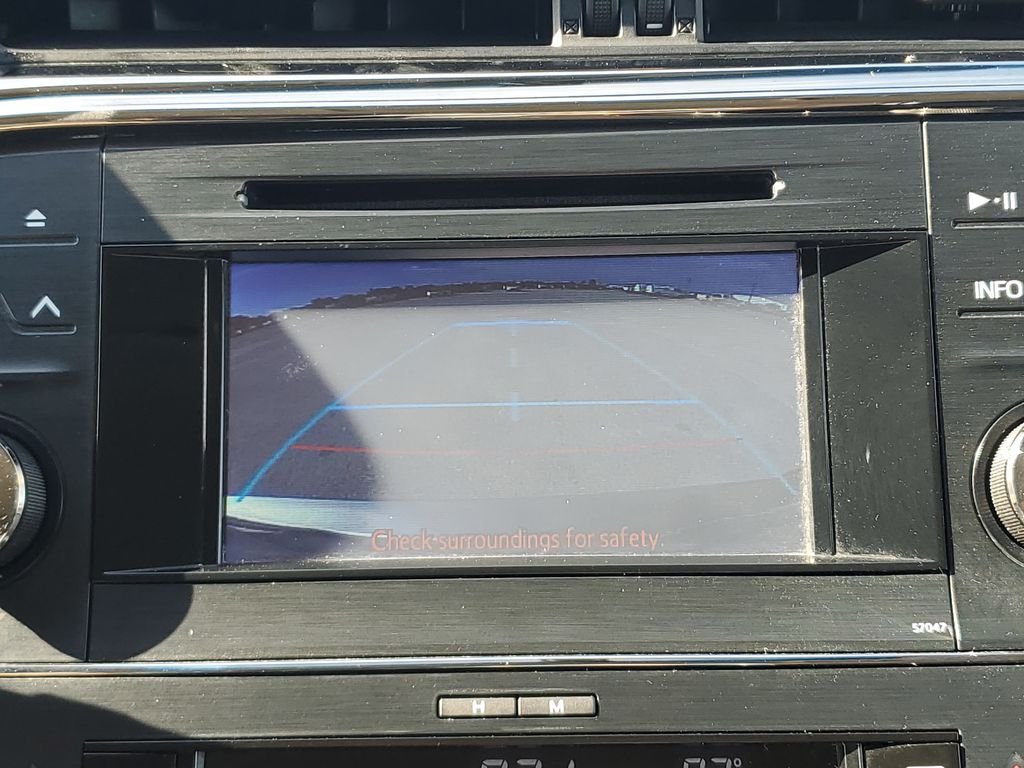 Used 2014 Silver Toyota XLE image 17