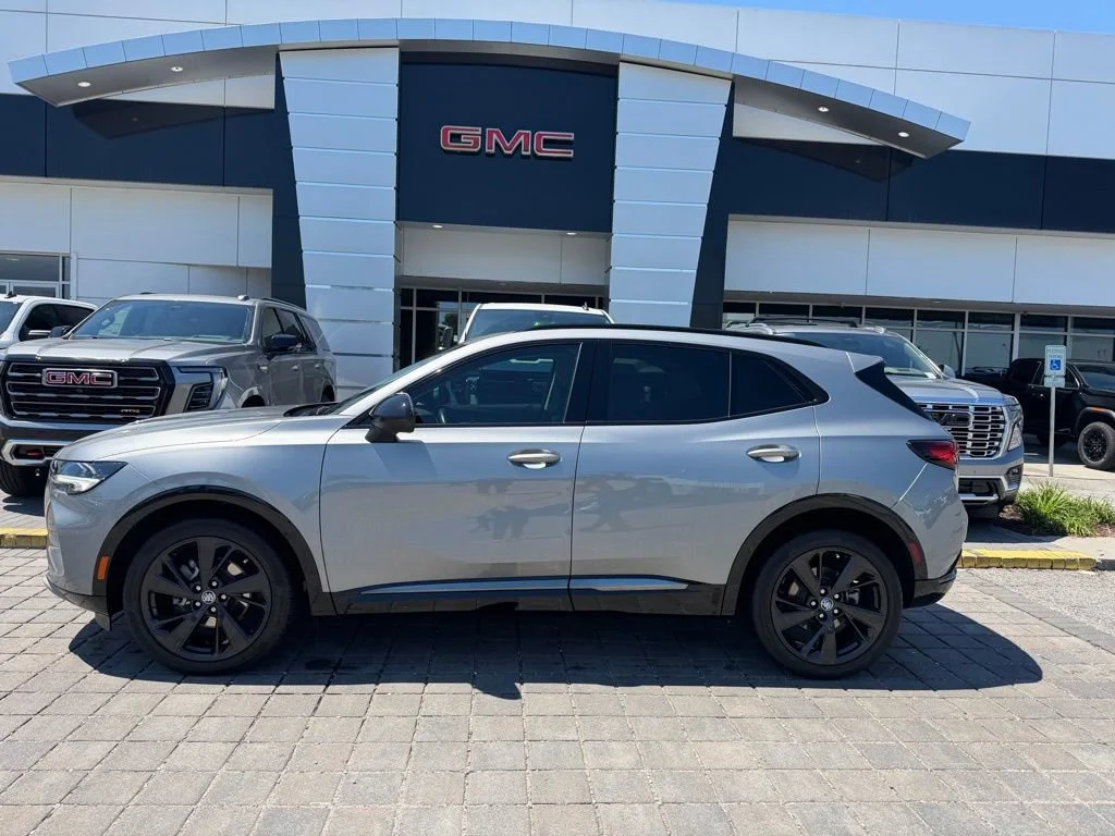 2023 Buick Envision Essence AWD's photo