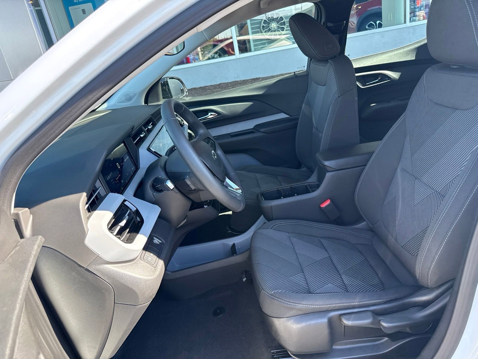 New 2027 Summit White Chevrolet LT image 16