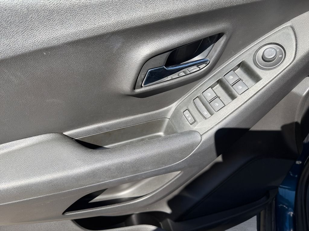 Used 2019 Blue Chevrolet LT image 12