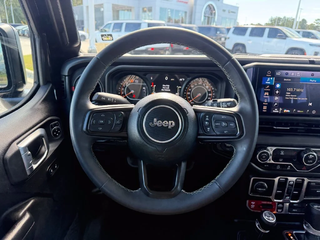 Used 2025 Black Jeep Rubicon image 9