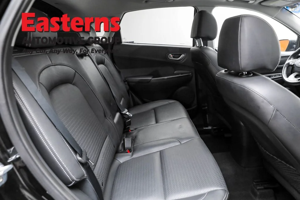Used 2020 Black Hyundai Limited image 24