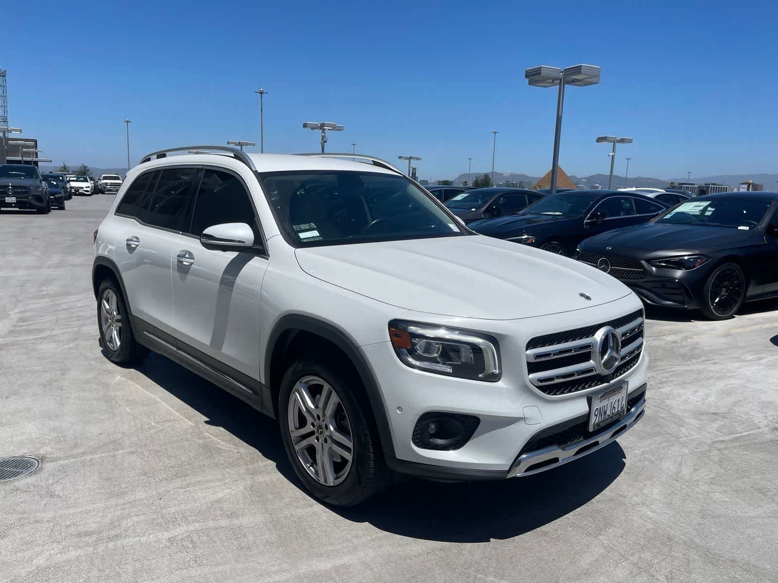 Certified Used 2022 Digital White Metallic Mercedes-Benz GLB 250 image 2
