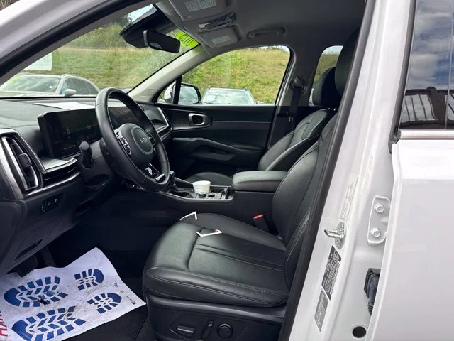Used 2025  Kia X-Line EX image 21