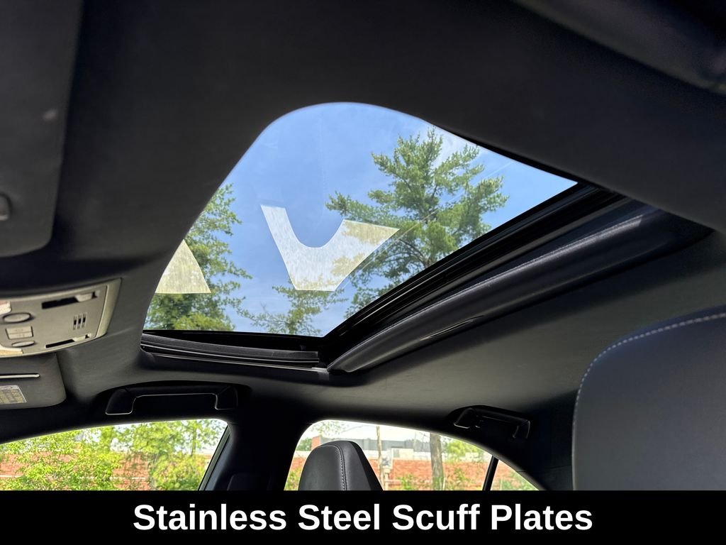 Used 2015 Silver Lexus 350 image 28