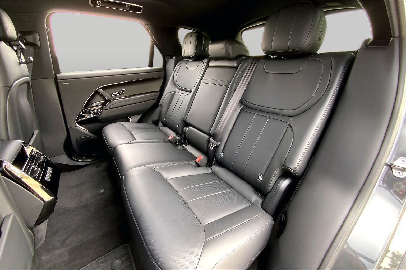 Used 2026 Carpathian Grey Premium Metallic Land Rover SE image 20