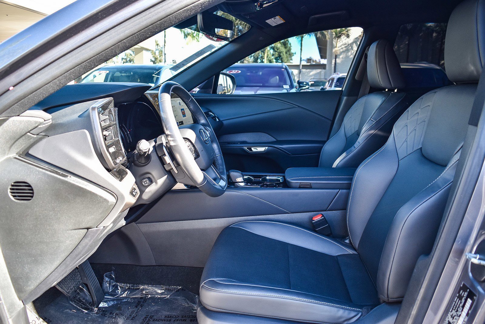 2023 Lexus RX 350 - Photo 16