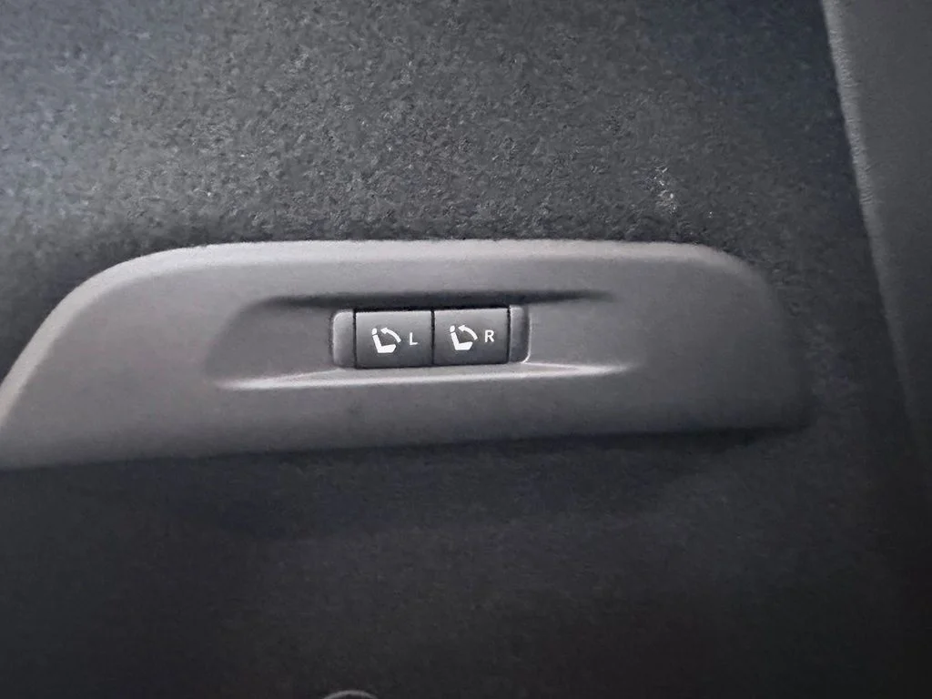 Used 2024 Blue INFINITI Sensory image 38