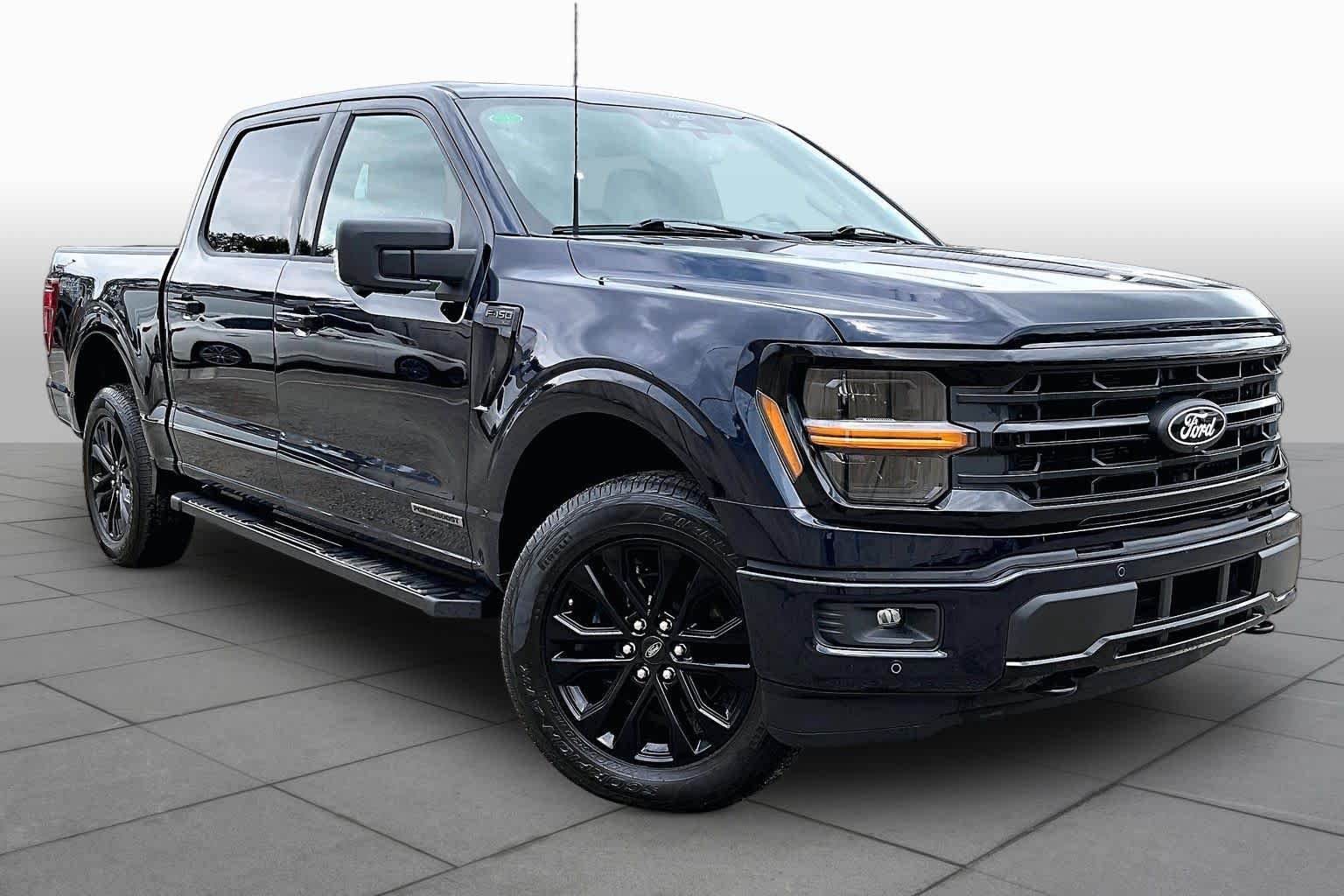 Certified Used 2025 Blue Ford XLT image 3