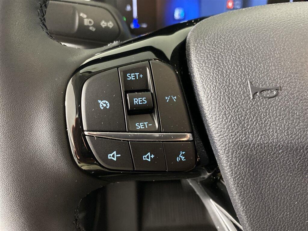 Used 2025 Oxford White Ford Active image 17
