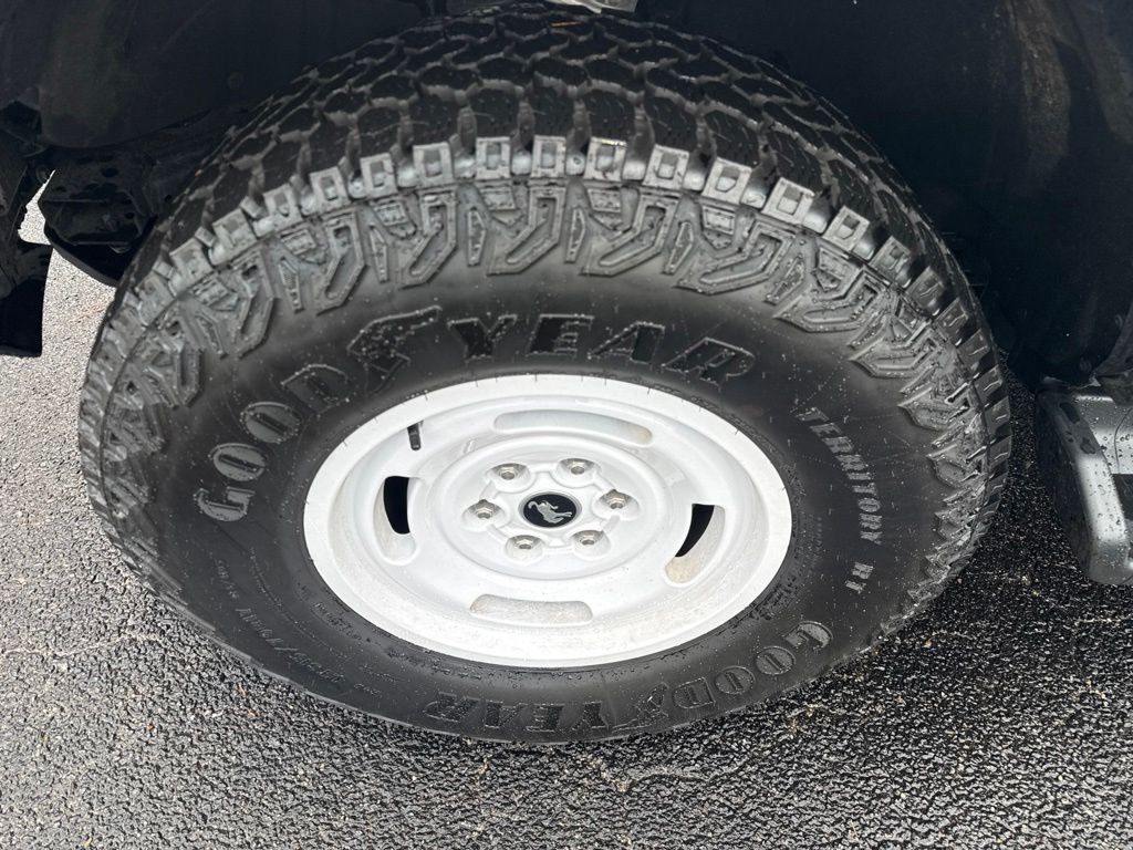 Used 2025 Gray Ford Heritage Edition image 9