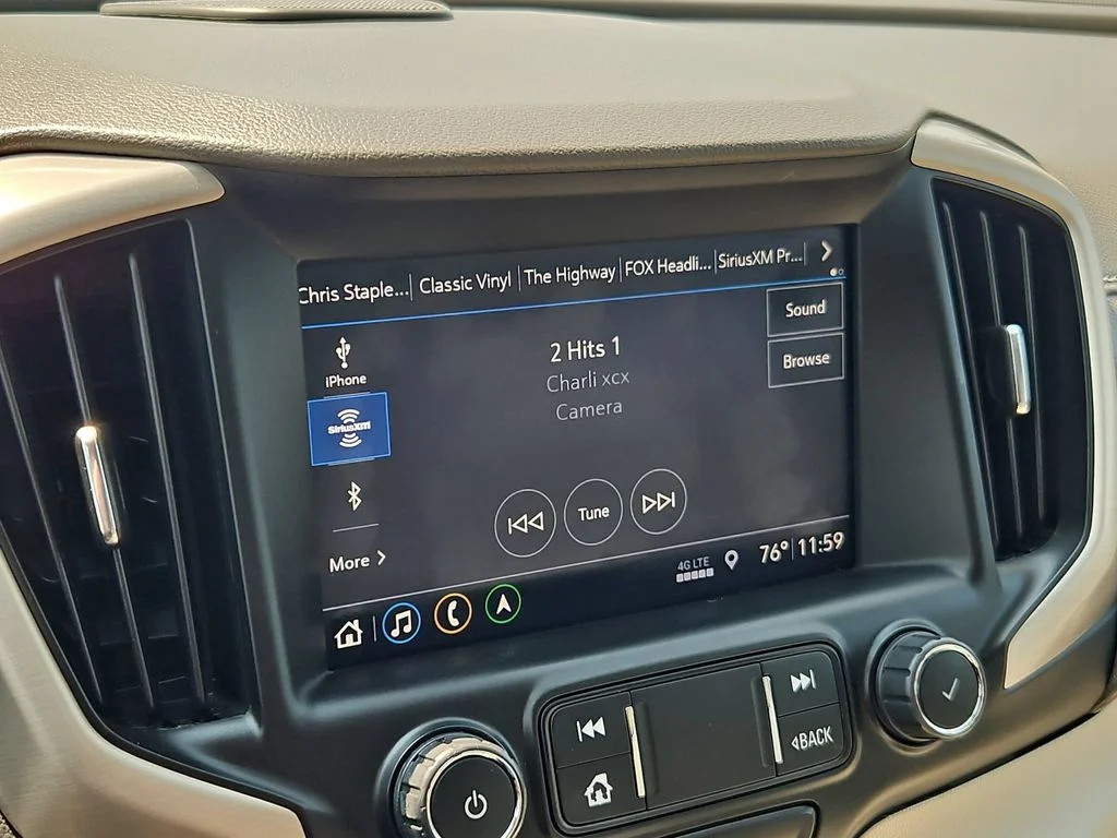 Used 2020 White Frost Tricoat GMC Denali image 17
